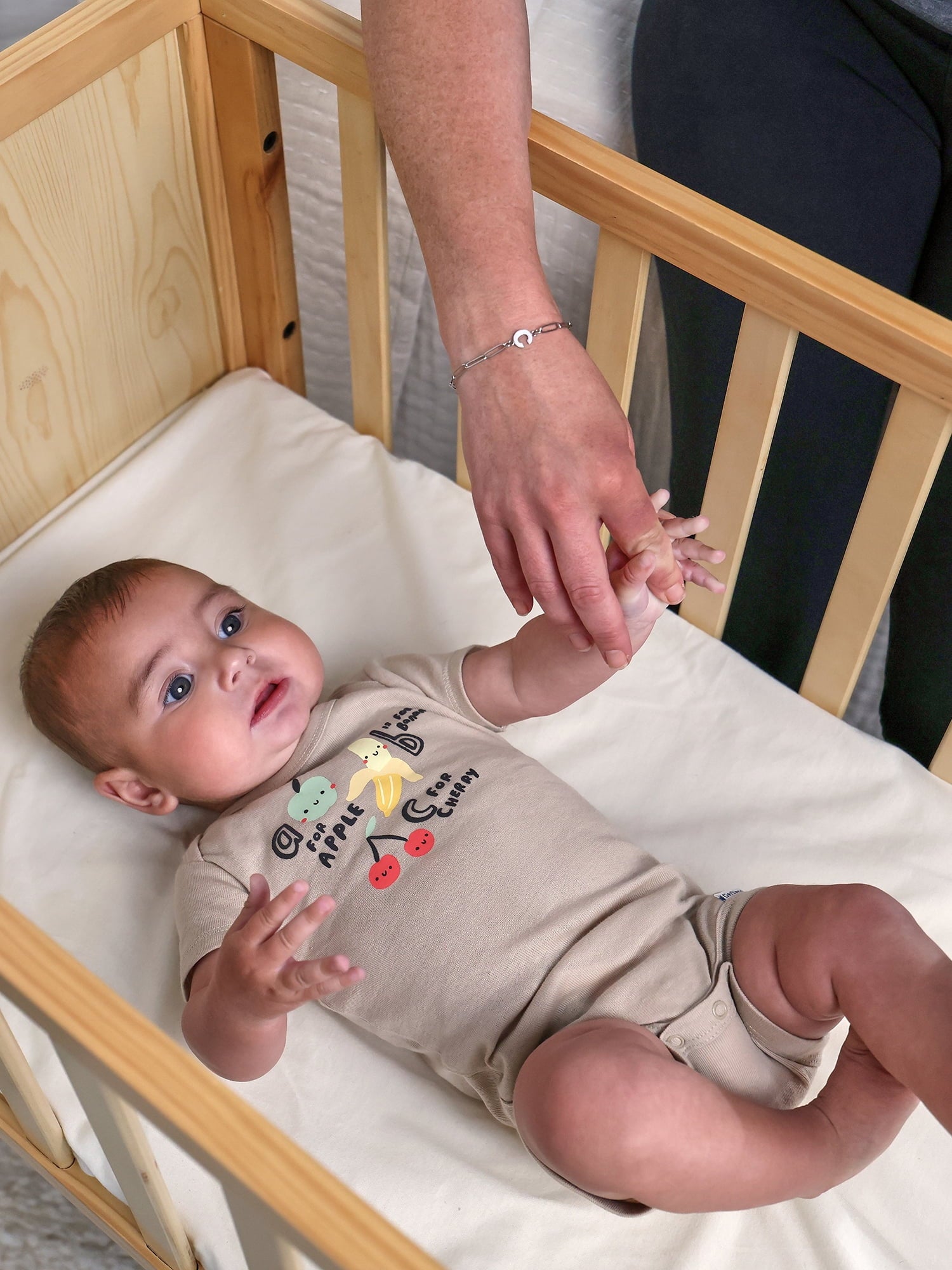 Gerber Gender Neutral Short Sleeve Onesies, 6-Pack, Sizes Newborn - 18 Months